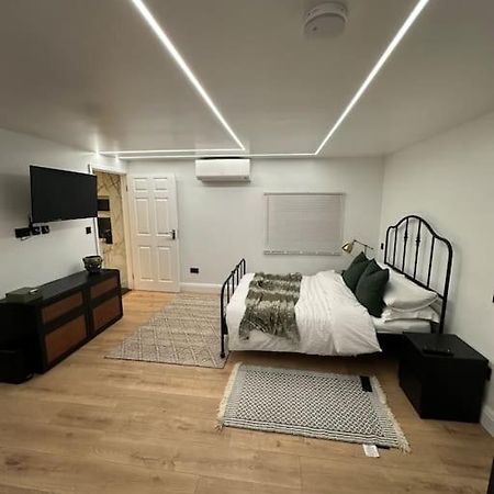 House Villa Уотфорд Екстериор снимка